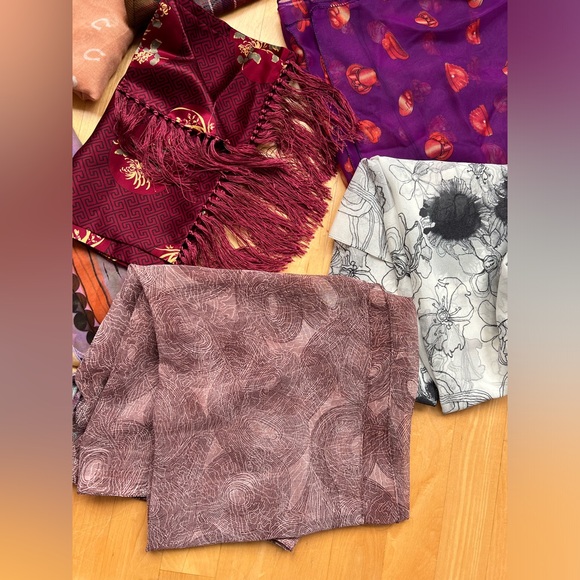 1️⃣2️⃣Lot of 12 Random Scarves-Varying Colors/Sizes/Brands/ Materials/Conditions - Picture 6 of 17